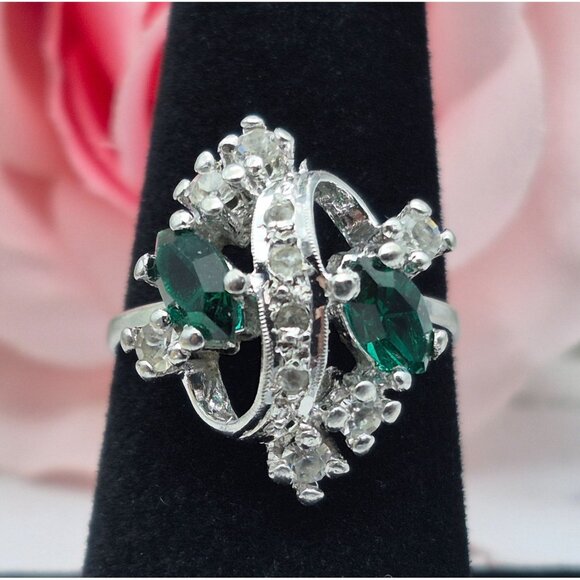 Cocktail Ring Silver Tone Clear Crystal & Green Marquise Fashion Jewelry Size 8 - Picture 1 of 8